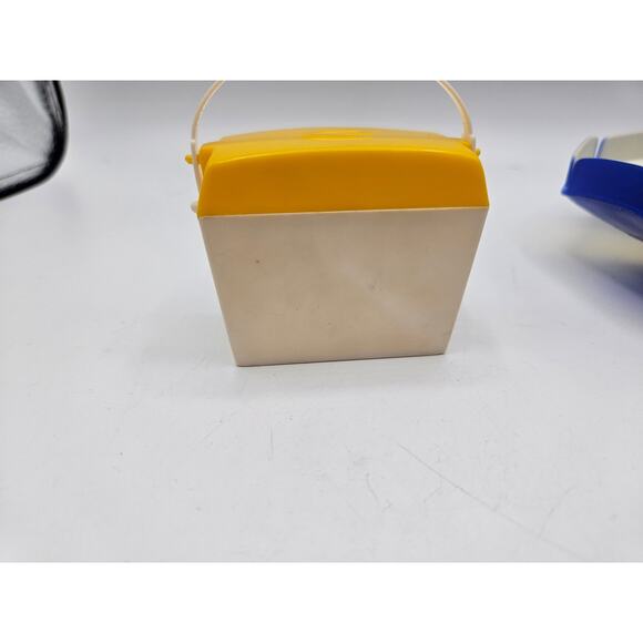 Vintage Marx Sindy "Let's Go to the Beach" Incomplete Set Cooler‎ Umbrella - Picture 2 of 9